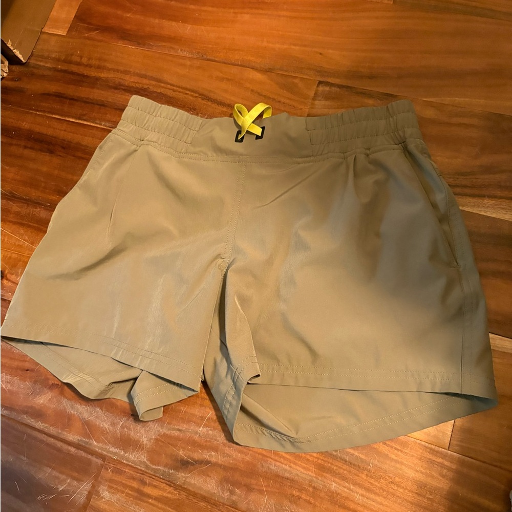 Backcountry Olive Green Performance Shorts Men’s Size M Athletic Outdoor (0697)